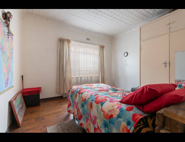 3 BEDROOM FREEHOLD FOR SALE IN REGENTS PARK